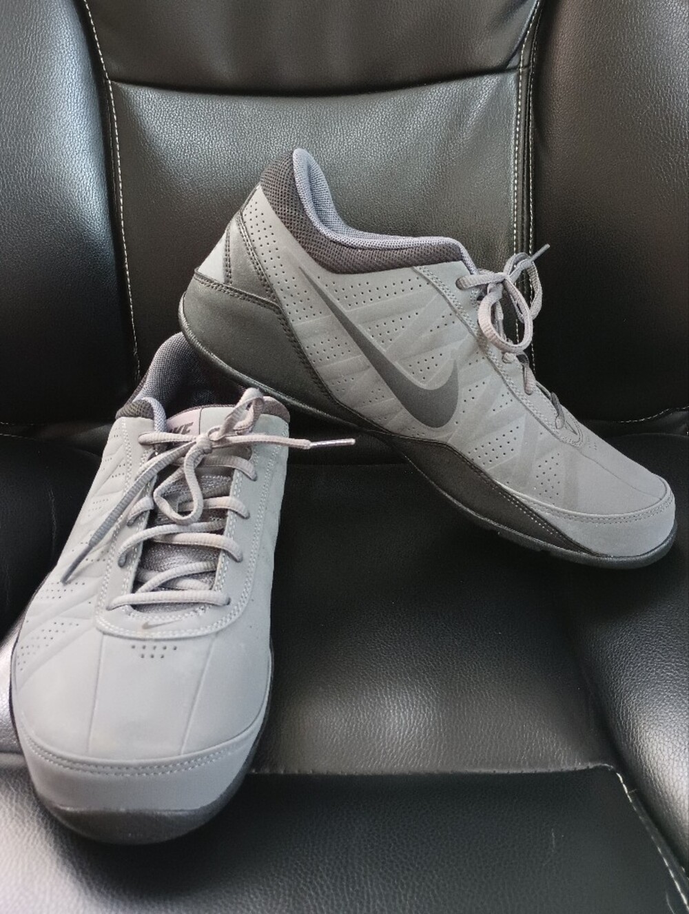 Nike Men’s Air Ring Leader Low Gray/Black Running Shoes Size 9